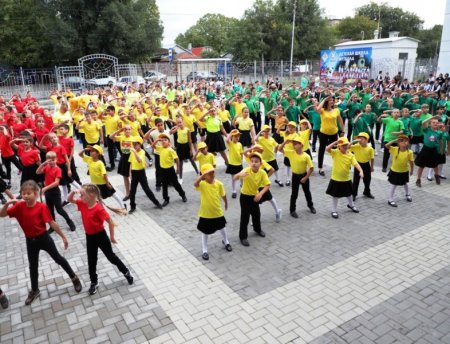 Школьники Пятигорска приняли участие в едином Дне безопасности дорожного движения