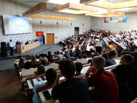 На Ставрополье 3,5 тысячи первокурсников из 9 ВУЗов СКФУ стали участниками форума по дорожной безопасности