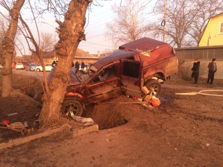 Три автомобиля столкнулись в Пятигорске, один человек погиб