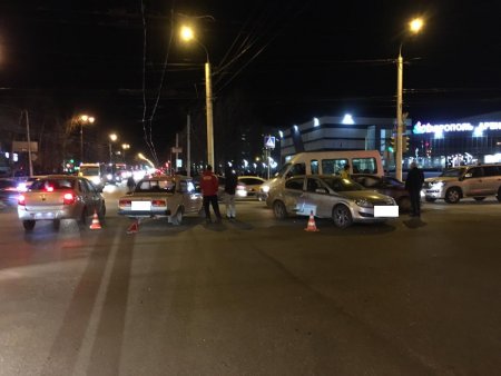 В Ставрополе ребенок и двое взрослых пострадали в аварии