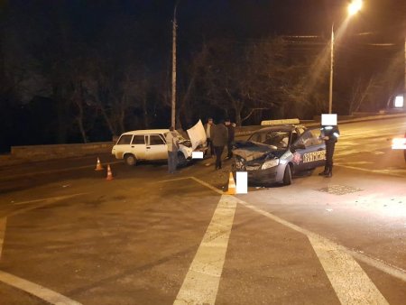 Два человека пострадали при столкновении легковушек в Ставрополе