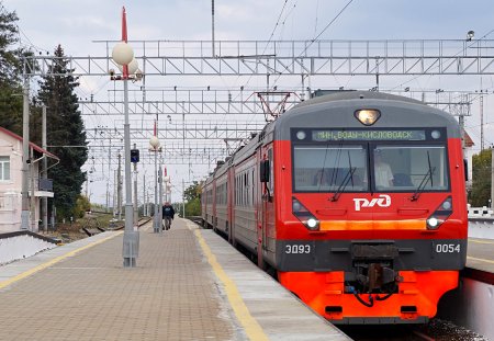 Электропоезда на маршруте "Мин-Воды - Кисловодск" станут быстрее