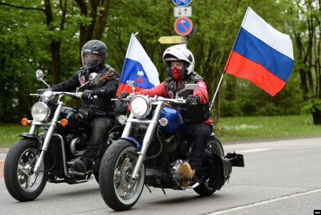 Участники авто-мотопробега ДОСААФ России и мотоклуба 