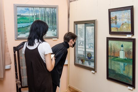 В Ставропольском краевом изомузее открылась выставка «Мир вокруг нас. Пейзаж. Натюрморт»