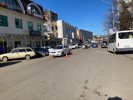 В Кисловодске переходивший дорогу в неустановленном месте пожилой пешеход попал в больницу