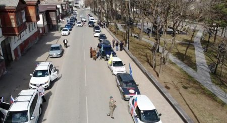 Автопробег в поддержку армии и президента России прошел по улицам Кисловодска