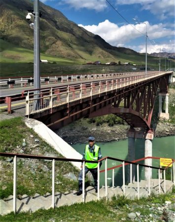 Безопасность моста через реку Катунь обеспечена сплоченной командой ведомственной охраны Минтранса