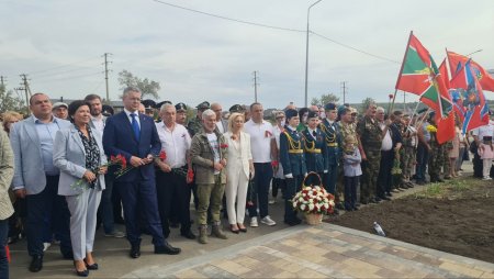На улице имени Героя России Владимира Жоги в Невинномысске открыли памятный знак герою