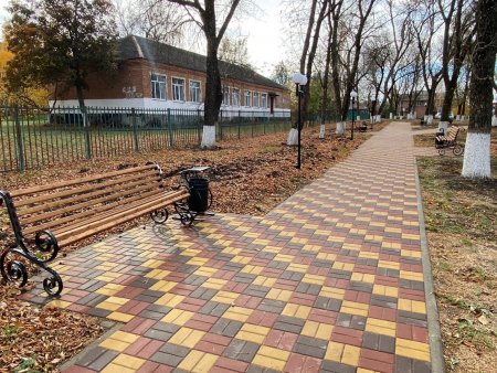 В станице Кармалиновской Новоалександровского округа благоустроили парковую зону