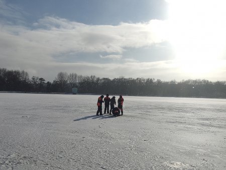 В Ессентуках спасатели отрабатывали спасение провалившихся под лед