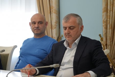 Ризван Газимагомедов провел совещание с представителями обувных предприятий Махачкалы