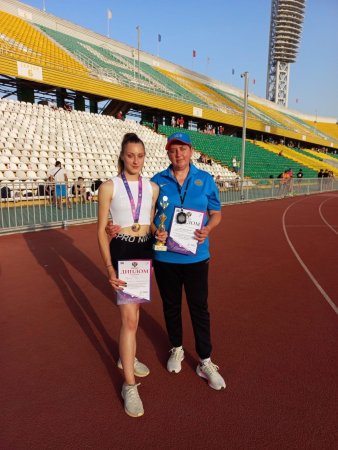 Жительница Кировского округа получила губернаторскую стипендию за высокие достижения в спорте