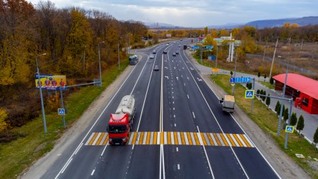 Дорожники обновили участок трассы на участке Черкесск - Усть-Джегута