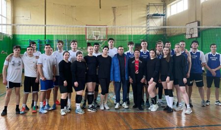 Волейболисты Ставропольского филиала Президентской академии одержали победу в товарищеском матче по волейболу