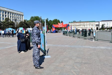 Сотрудники Росгвардии обеспечили безопасность проведения Всероссийского полумарафона в Дагестане