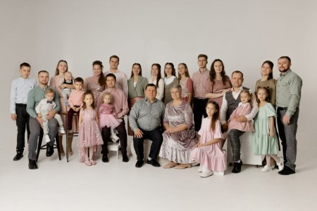 Отца 14 детей - работника Краснодарского филиала ведомственной охраны Минтранса России наградили в честь Дня семьи, любви и верности